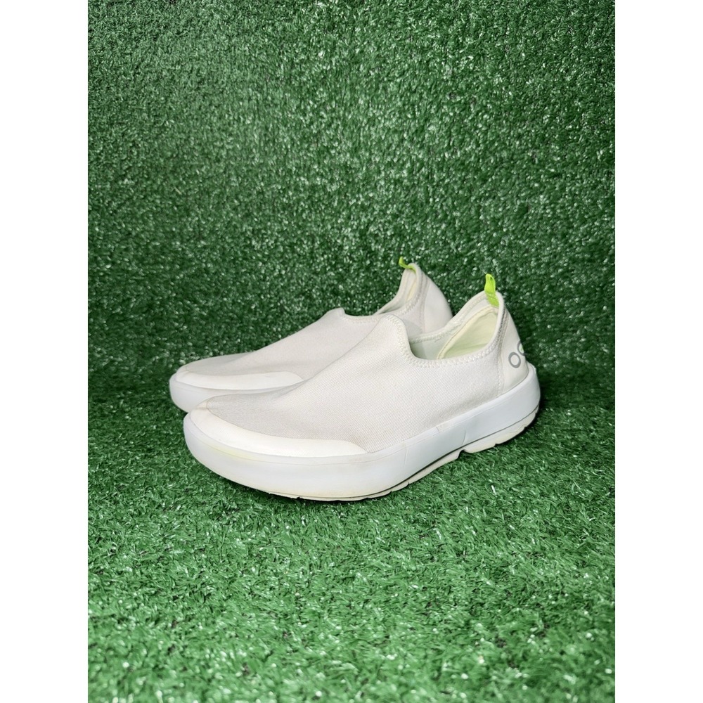OOFOS Womens Size 7 Oomg eeZee Low Shoes White Loafers Recovery Slip On Sneakers - Picture 3 of 9